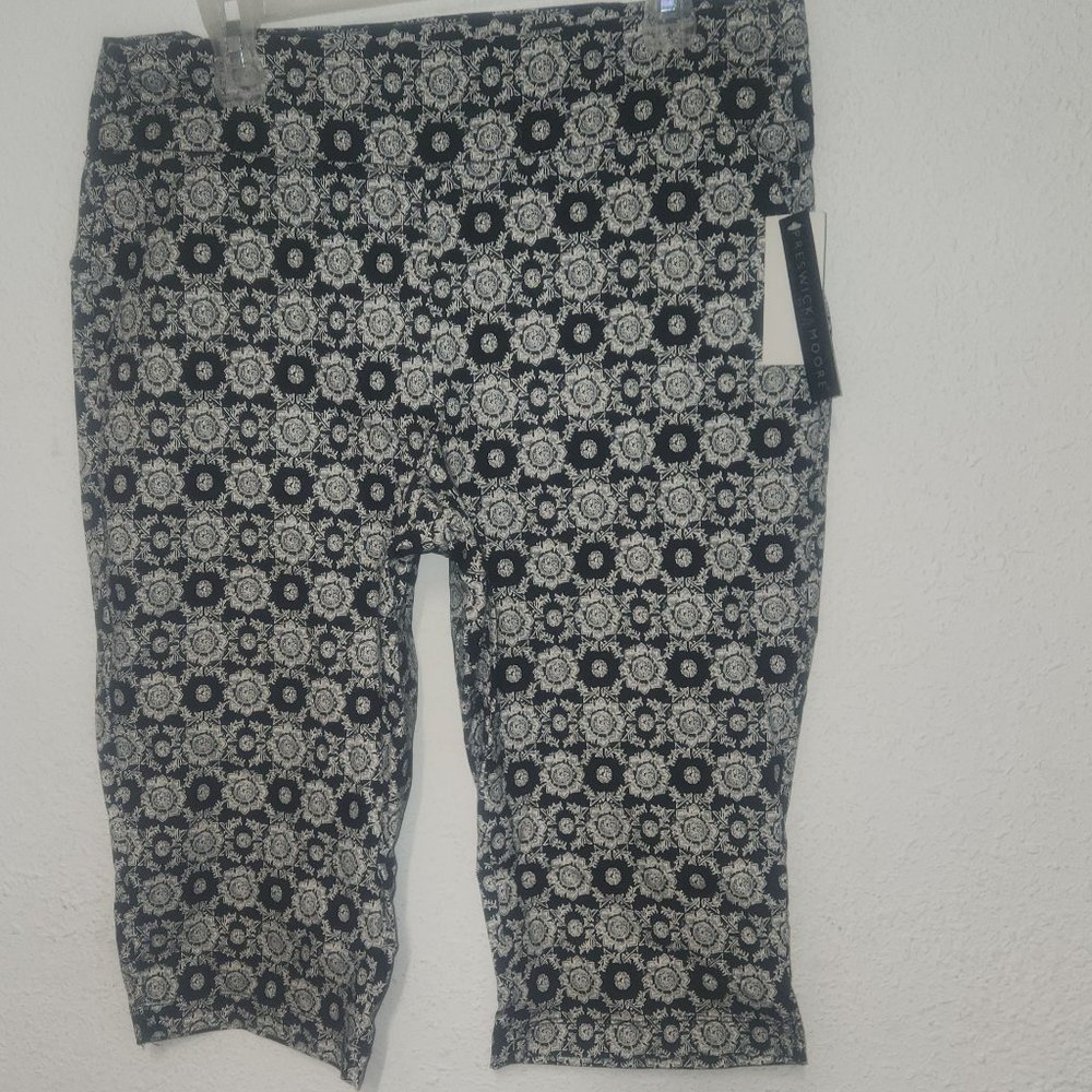 Preswick & Moore Petite, Rayon/Nylon cropped pants in size Large-P/34" waist NWT